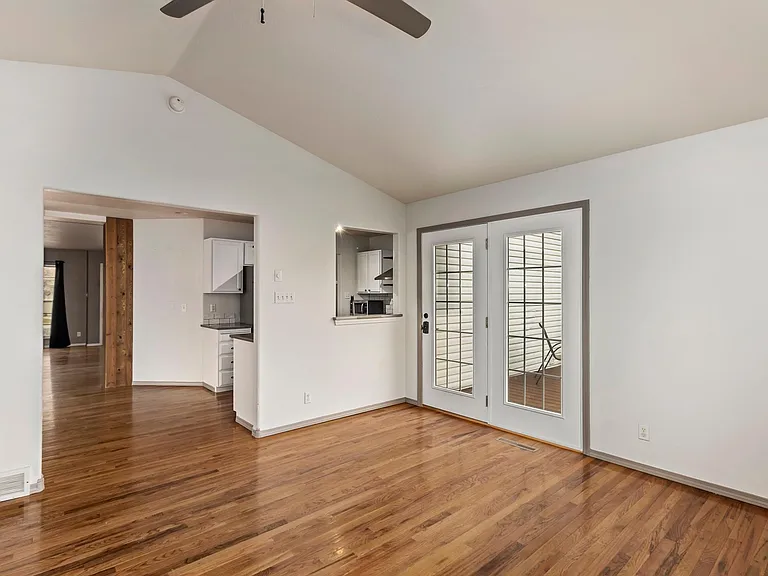 624 Greentree Way — Photo 11