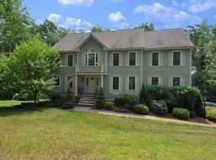 14 Nottingham Rd, Windham, NH 03087