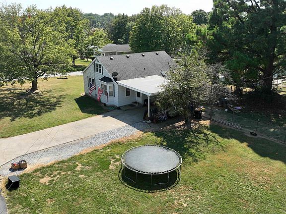 2nd image of 291 1st St
