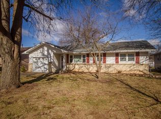 1429 E Crestview St, Springfield, MO 65804