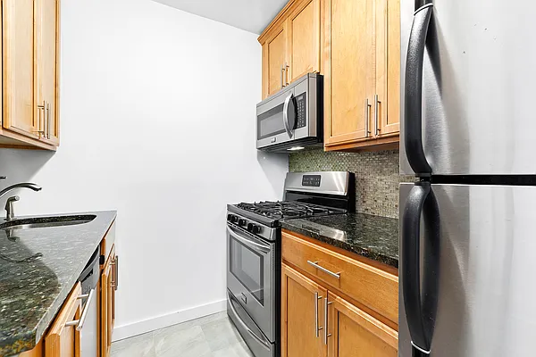 Sold by Douglas Elliman | media 14