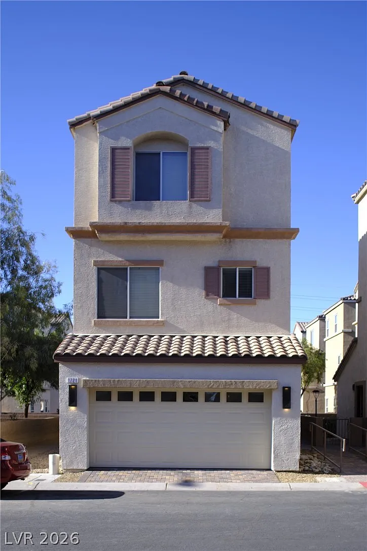 3 bed, 3.5 bath, 1698 sqft, $2,250 — Photo 1