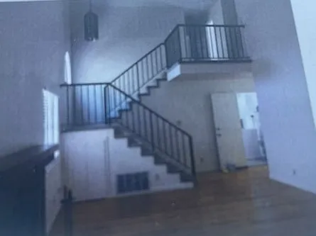 1834 Parkwood Dr — Photo 2