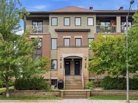 689 Sue Holloway Dr, Ottawa, ON
