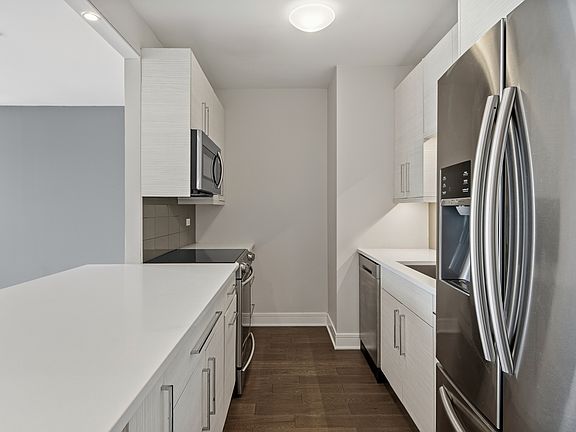 4th image of 400 N Lasalle Dr Unit 4312
