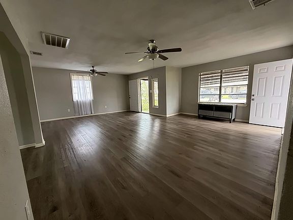 5th image of 10341 Caxton St