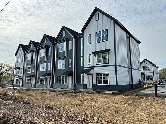 3rd image of 700 N Dupont Ave #322-lot 94