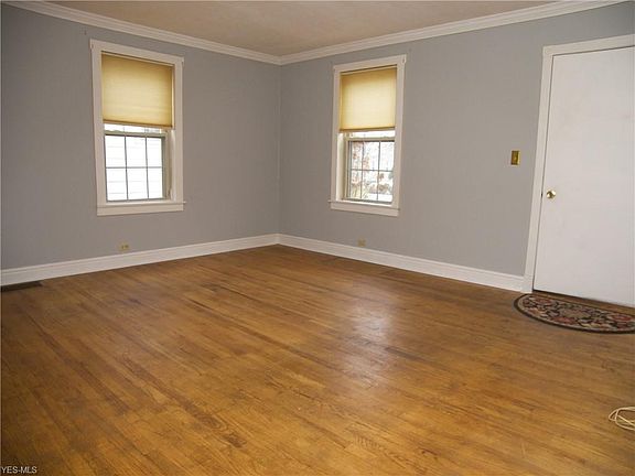 3rd image of 307 Olive St