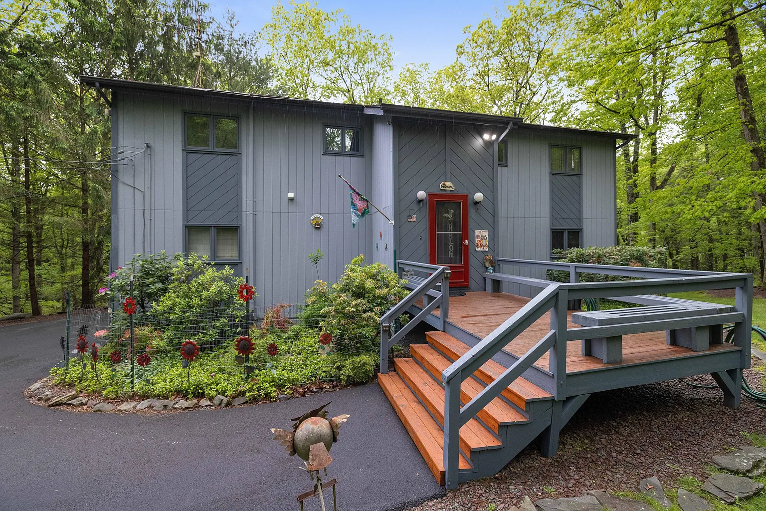 151 Forest Dr photo 1