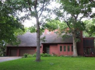3586 Ridgewood Rd, Arden Hills, MN 55112