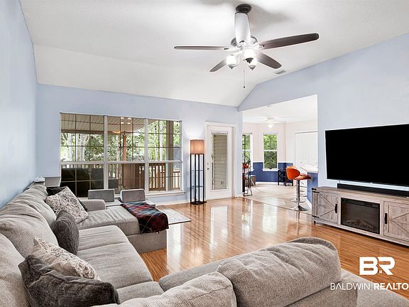4th image of 27123 Stratford Glen Dr
