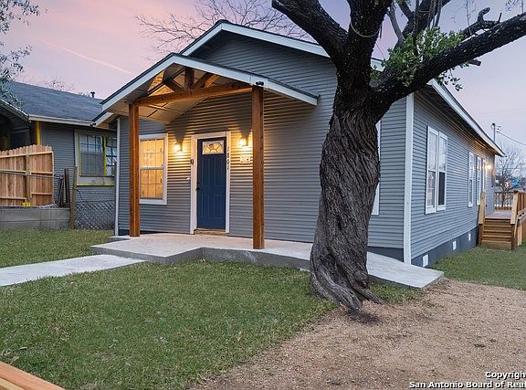 2nd image of 1801 W Hermosa Dr