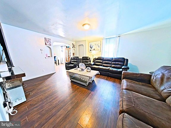 3rd image of 345 Copley Rd