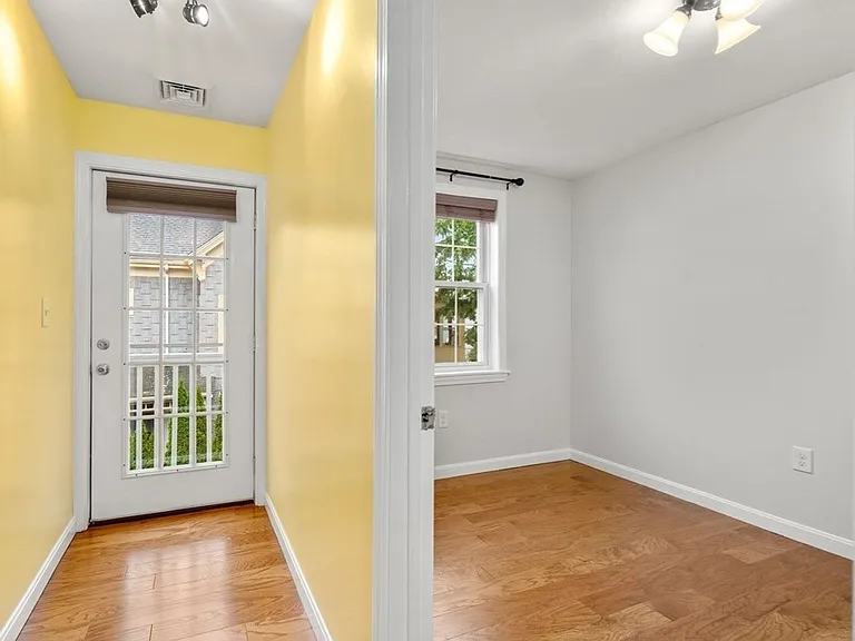 104 Crescent St #1 — Photo 20