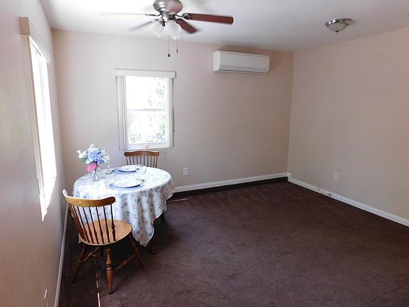 3rd image of 1009 Campus Ave