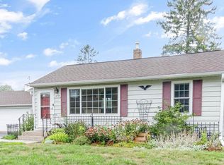 1439 Belmont Ln E, Maplewood, MN 55109