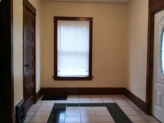 3rd image of 224 N Day Ave