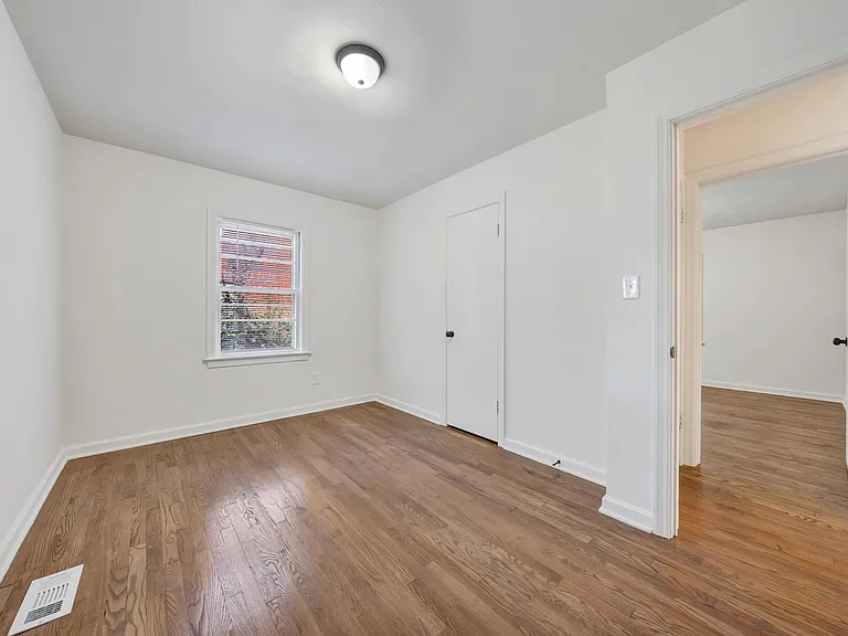 1523 Main St SW — Photo 12