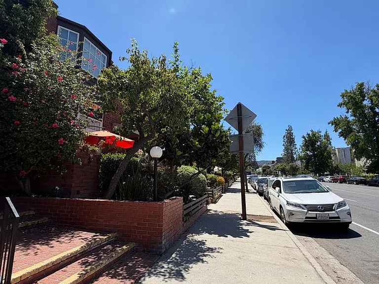 5420 Lindley Ave #21 — Photo 25