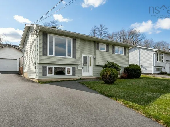 120 Flying Cloud Dr, Halifax, NS B2W 4T3