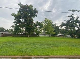 302 Holland St, Lake Charles, LA 70605