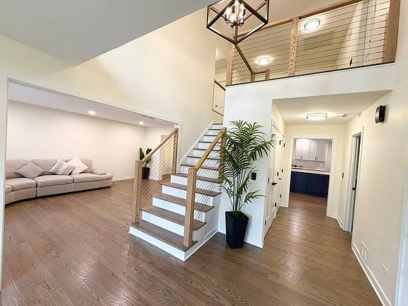 3rd image of 817 Cardiff Rd