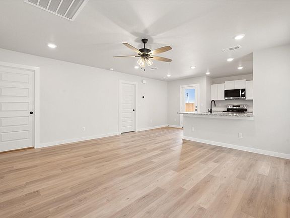 4th image of 14512 Avenue Q