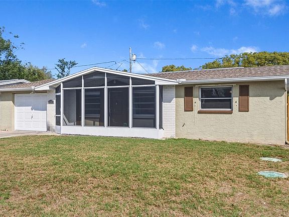 3rd image of 5203 Manor Dr