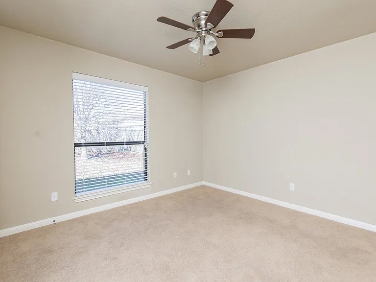 3505 Castleton Dr — Photo 23