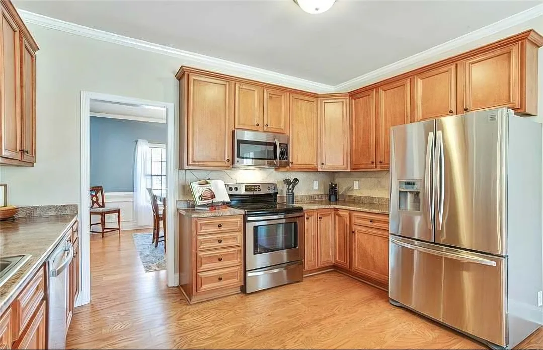 263 Pineridge Cv — Photo 4