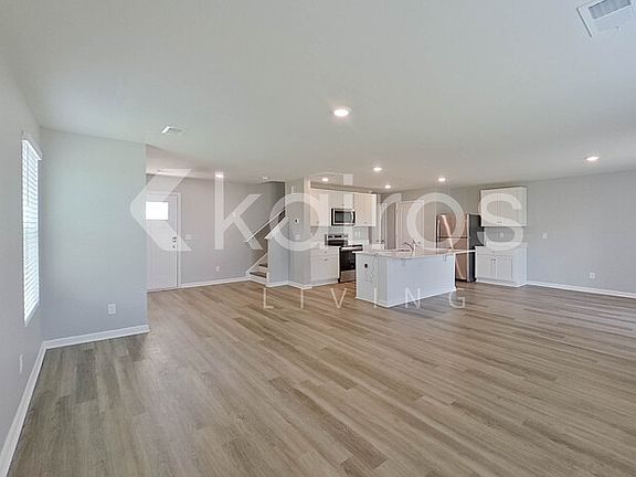 4th image of 125 Overstreet Way