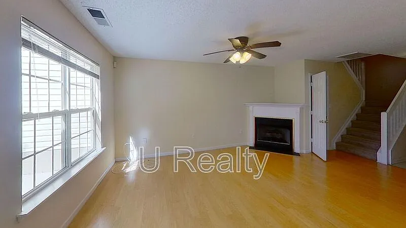 2 bed, 2.0 bath, 1426 sqft, $1,795 — Photo 4