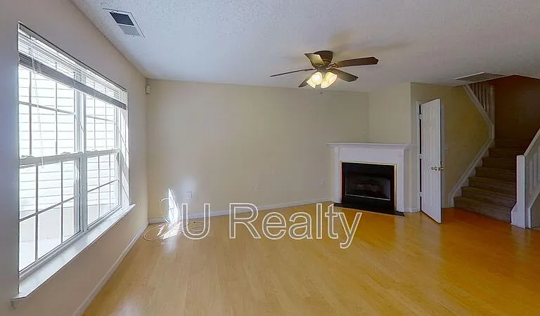 482 Robin Reed Ct — Photo 4