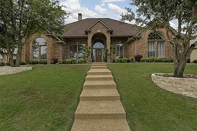 1st image of 842 Canterbury Dr