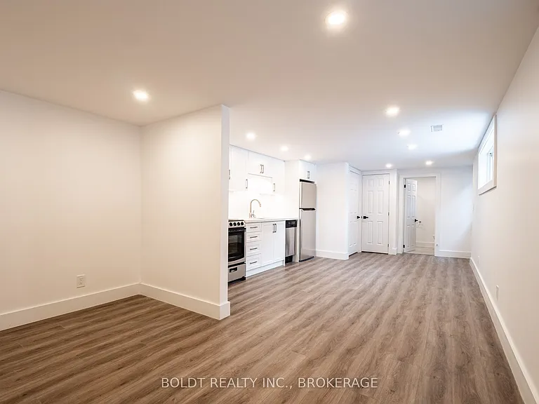 7160 Waters Ave #LOWER — Photo 4