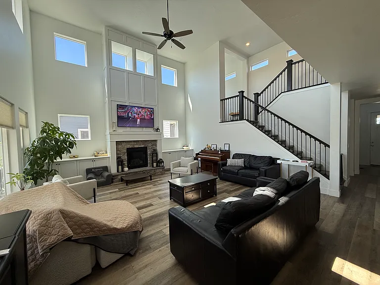 5467 S Bentwaters Way — Photo 1