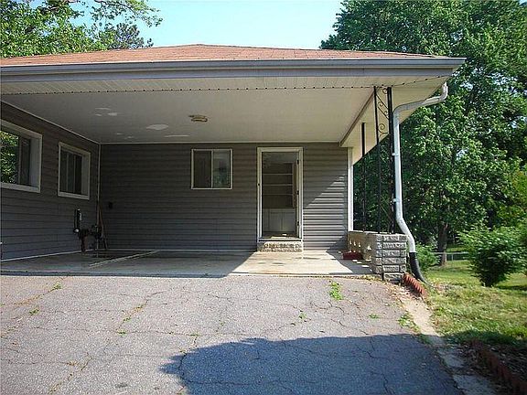 3rd image of 3052 Bryant Ln