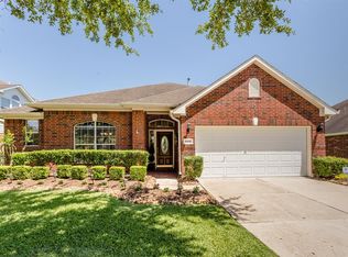 2906 S Cedar Hollow Dr, Pearland, TX 77584