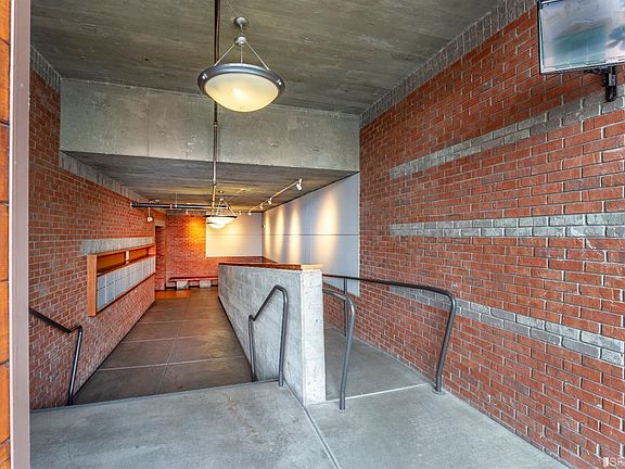 3rd image of 380 10th St Unit 14
