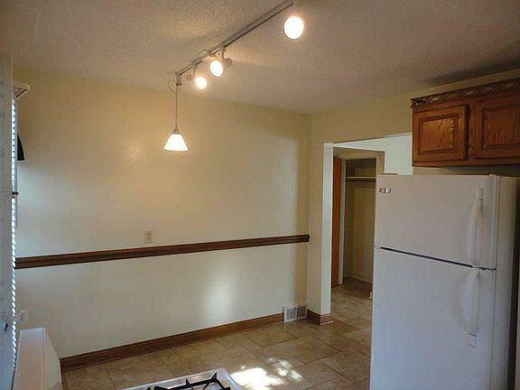 3rd image of 5504 W Wisconsin Ave #A