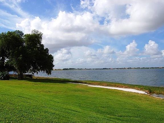 3rd image of 403 Laurel Cove Way