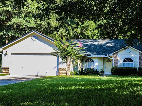 3rd image of 8979 Rose Hill Dr N