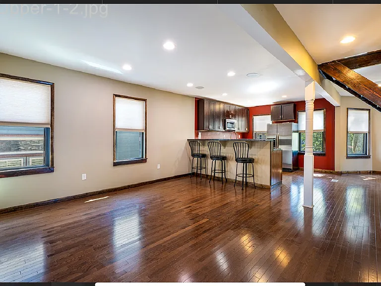 129 Saint James Pl — Photo 6