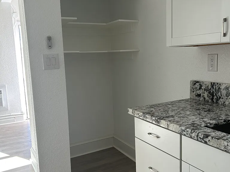 524 C St #B — Photo 3