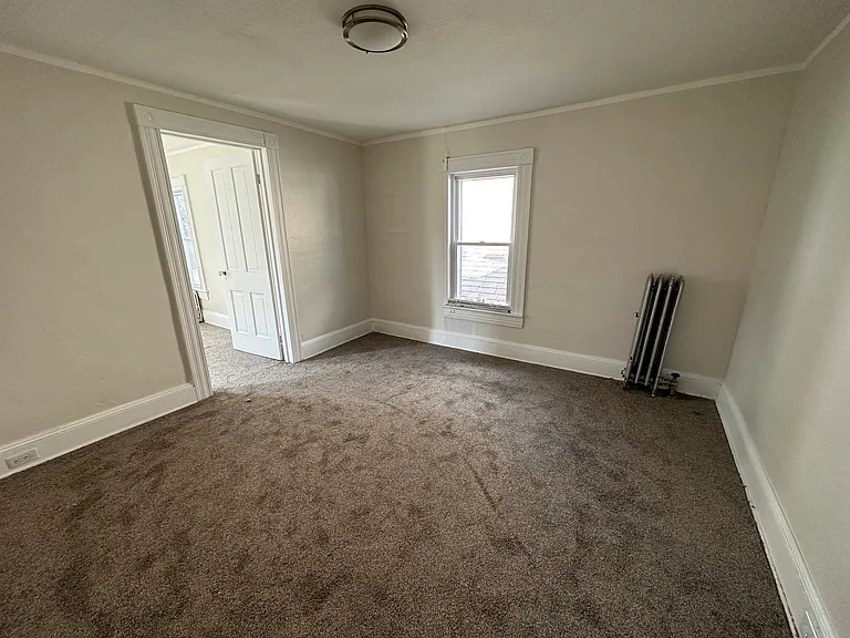 305 Powell Ave — Photo 14