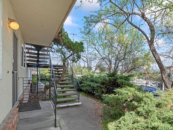 2nd image of 2659 Baldwin Ln APT D