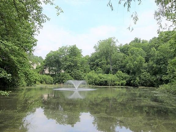 2nd image of 326 Fox Run Ln