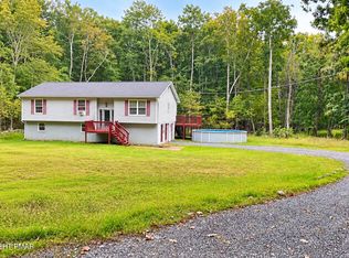1301 Sierra Trails Dr, East Stroudsburg, PA 18302