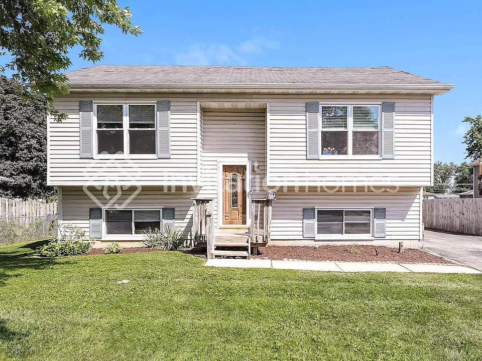 833 N Elmwood Dr