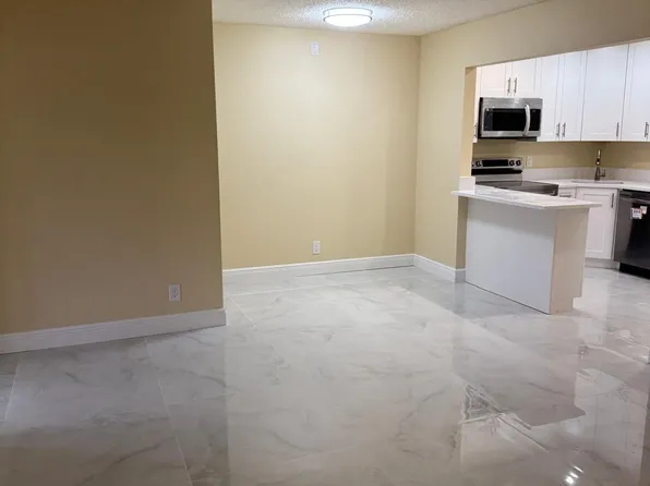 4947 Sable Pine Circle #D2, West Palm Beach, FL 33417